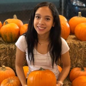 Meet your Posher, Monica